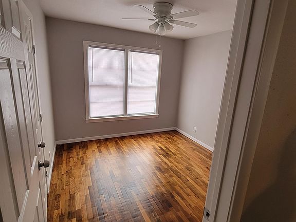 5th image of 305 Rockwood Dr