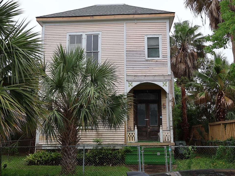 1st image of 919 Winnie St