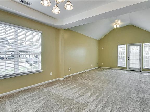 4th image of 119 Photinia Drive #-