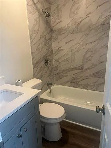 4325 Loire Dr #C — Photo 8