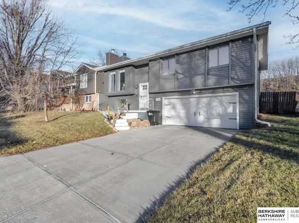 7335 N 80th St, Omaha, NE 68122