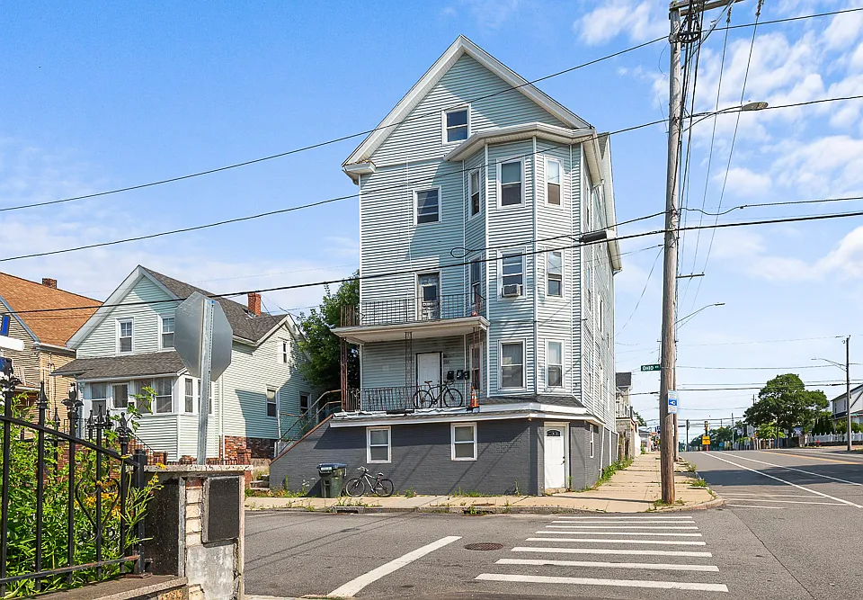 155 Ohio Ave #3