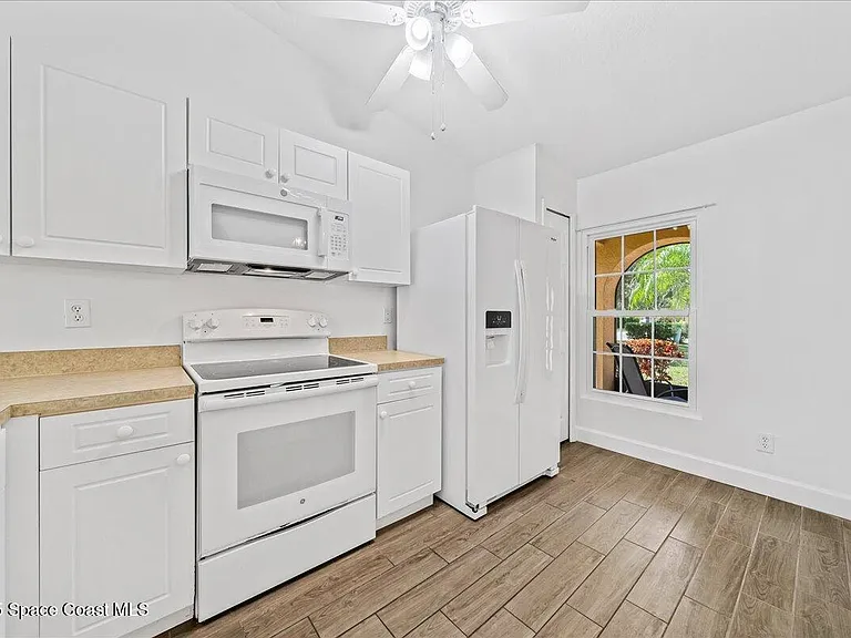 890 Luminary Cir #106 — Photo 3