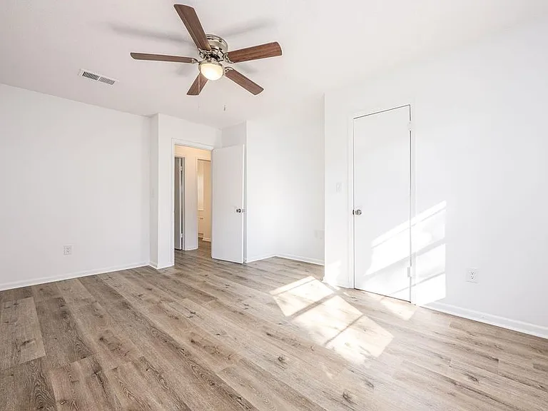 1013 Holton Ave #2 — Photo 17
