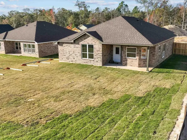 16321 Crossing Cir, Lindale, TX 75771