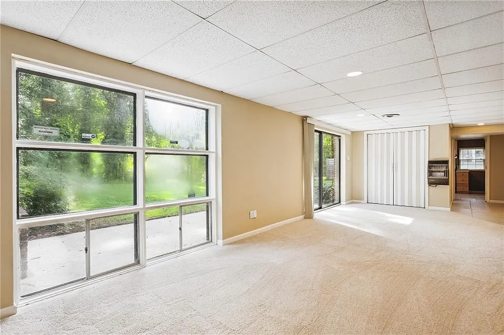 Building Photo - 2635 Leafmore Dr SE