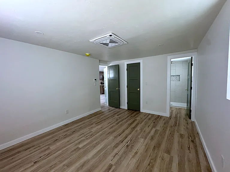 1804 Slate Ave NW — Photo 10