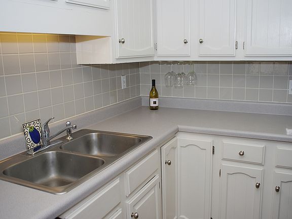 4th image of 8316 Park Vista Cres