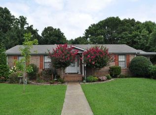 65 W Prospect Rd, Fayetteville, TN 37334