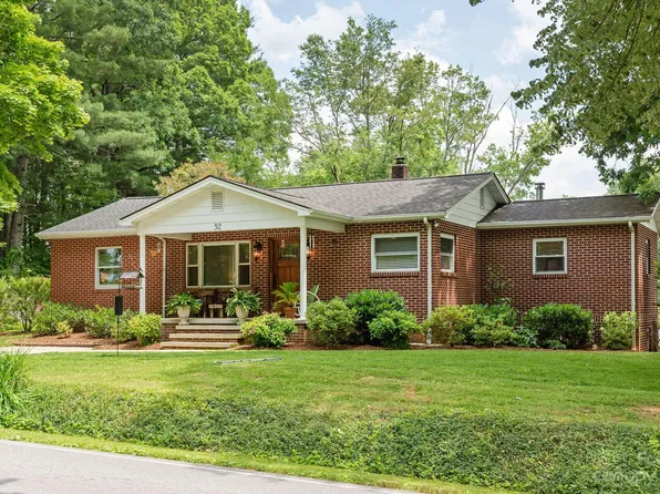52 Old Dana Rd, Hendersonville, NC 28792