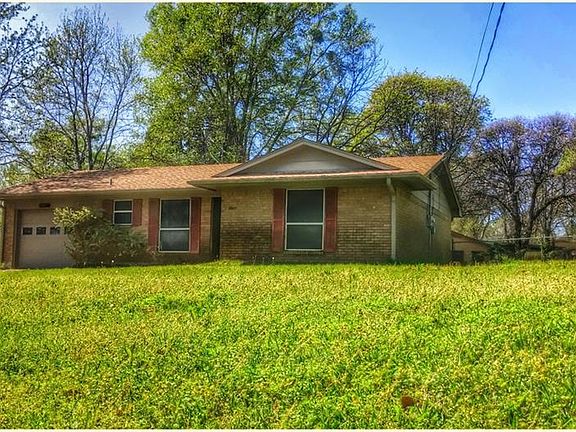 2nd image of 206 Lake Front Dr