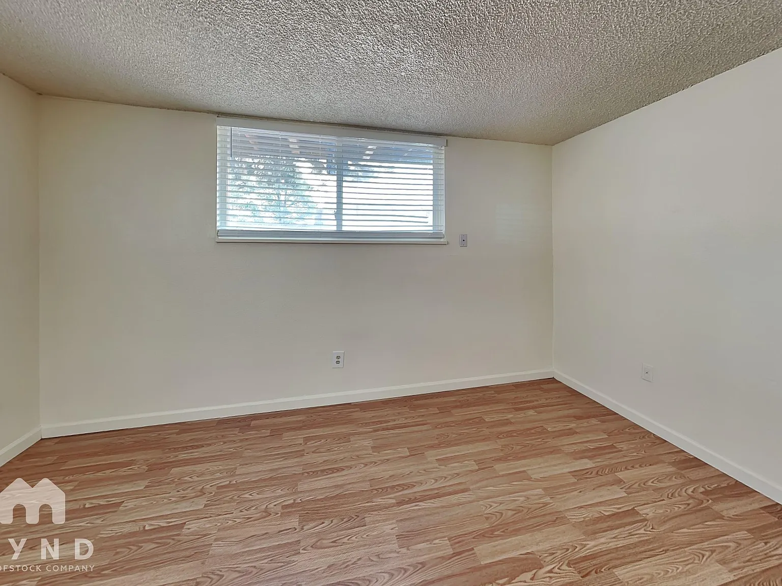 2 bed, 2.0 bath, 952 sqft, $1,510 — Photo 2