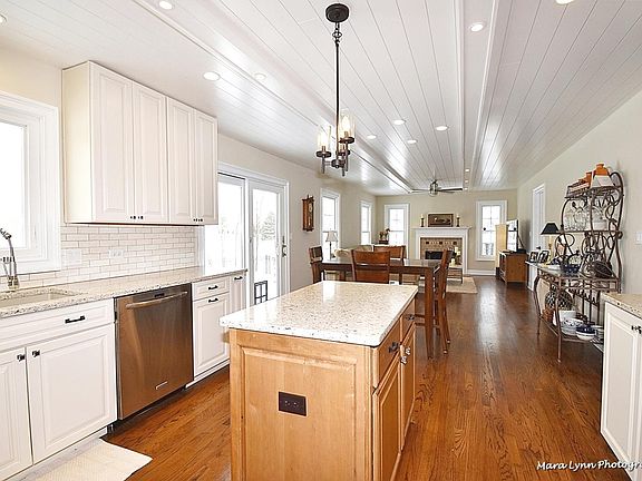 4th image of 1555 Patricia Ln
