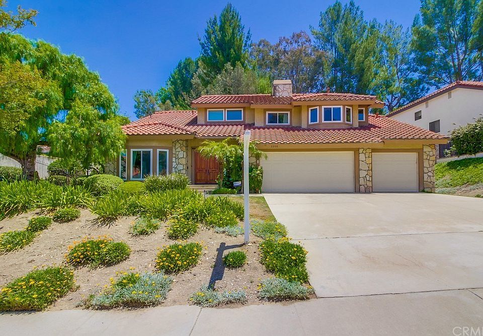1st image of 2208 Saleroso Dr