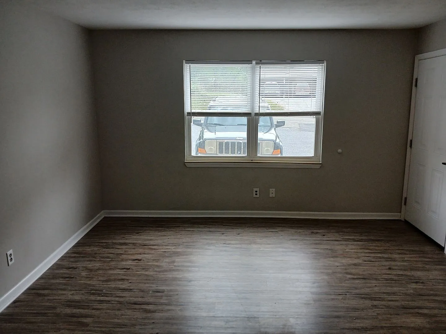 1804 Parkwood Lane — Photo 3