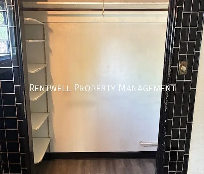 1215 Louise St #1 — Photo 9