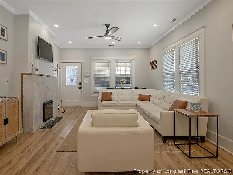 1208 Goodview Ave — Photo 4