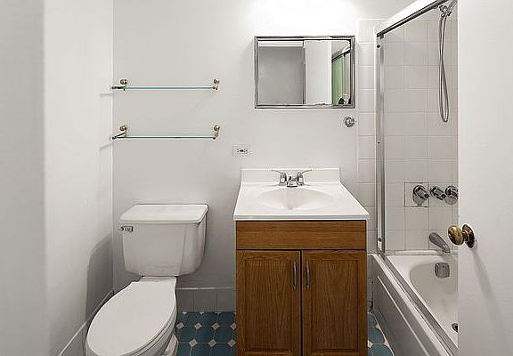 5th image of 29 Adrian Ave #1D