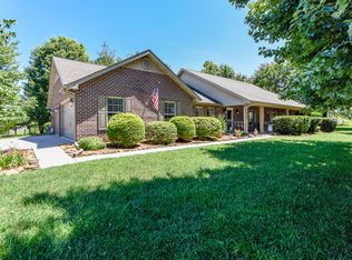 2304 Portland Dr, Maryville, TN 37803