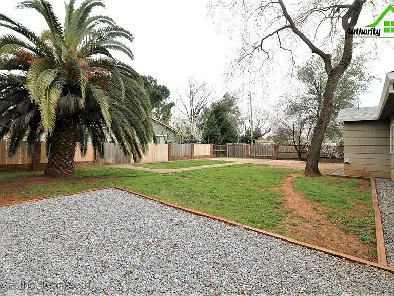 3909 Mercury Dr — Photo 23
