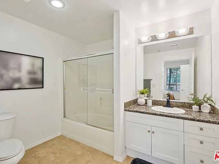 100 S Alameda St #150 — Photo 21