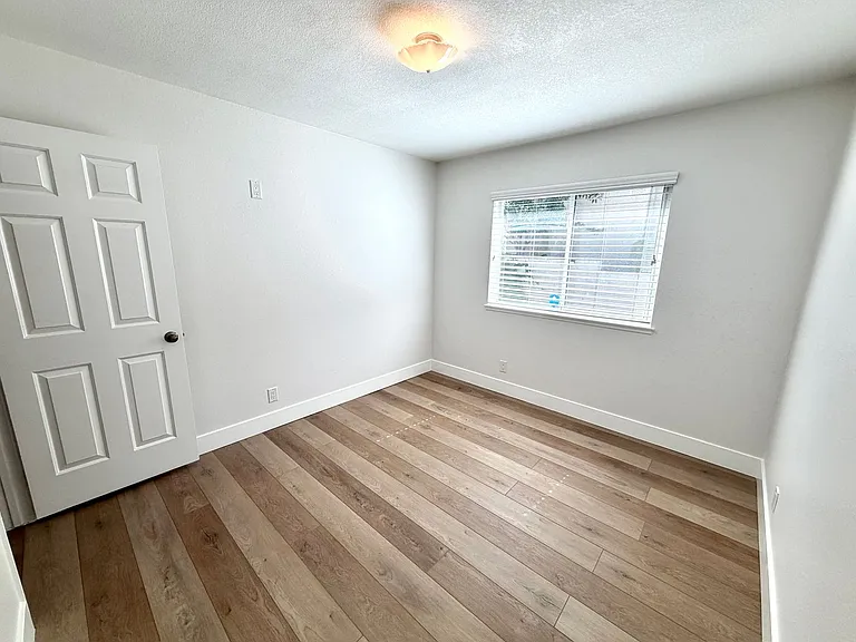 1345 Sunrise Cir N — Photo 17