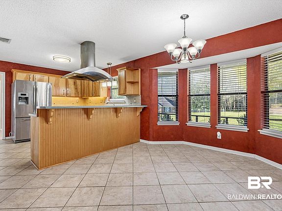 5th image of 8030 Country Dr