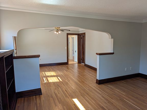 4th image of 1298 Marshall Ave