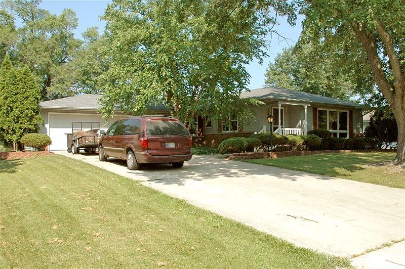 1st image of 3321 Jonquil Dr