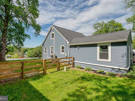 3rd image of 1523 Kerr Rd