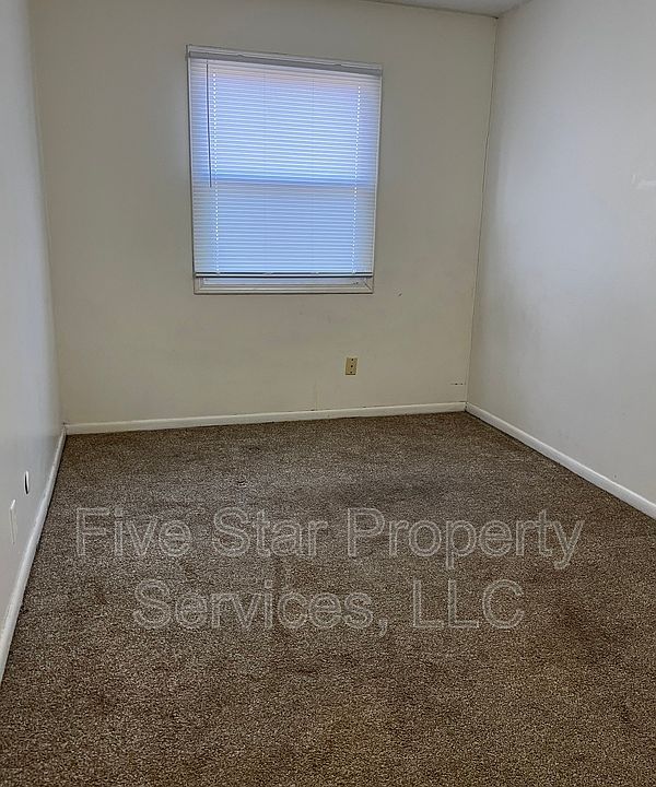2nd image of 301 W Scarritt St #9