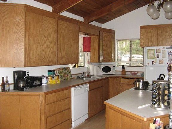 3rd image of 18205 Park Ln SE