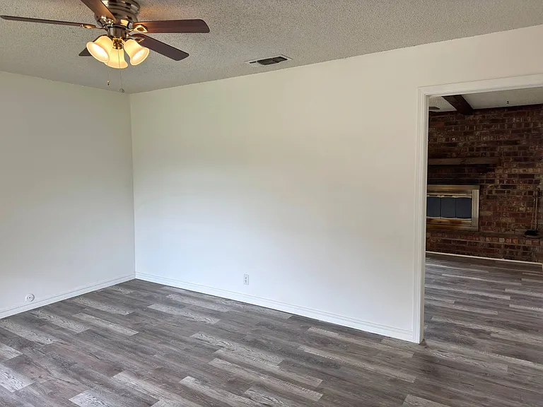 5507 Hooper Dr — Photo 4
