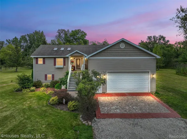 4087 Silver Valley Dr, Orion, MI 48359