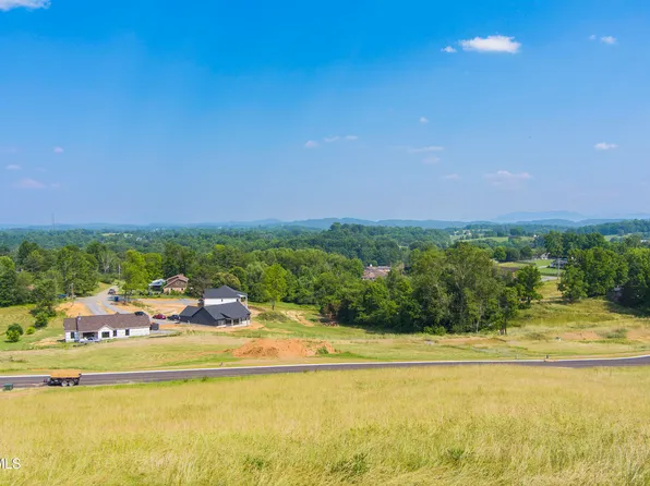 2 Sunset Rd, Johnson City, TN 37615
