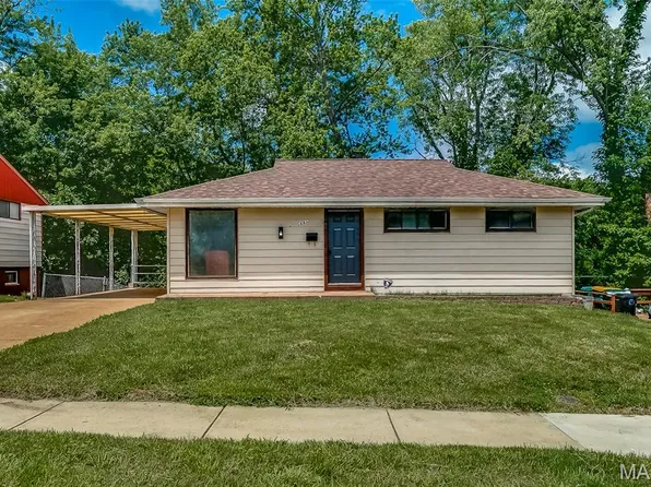 5685 Parchester Dr, Saint Louis, MO 63121
