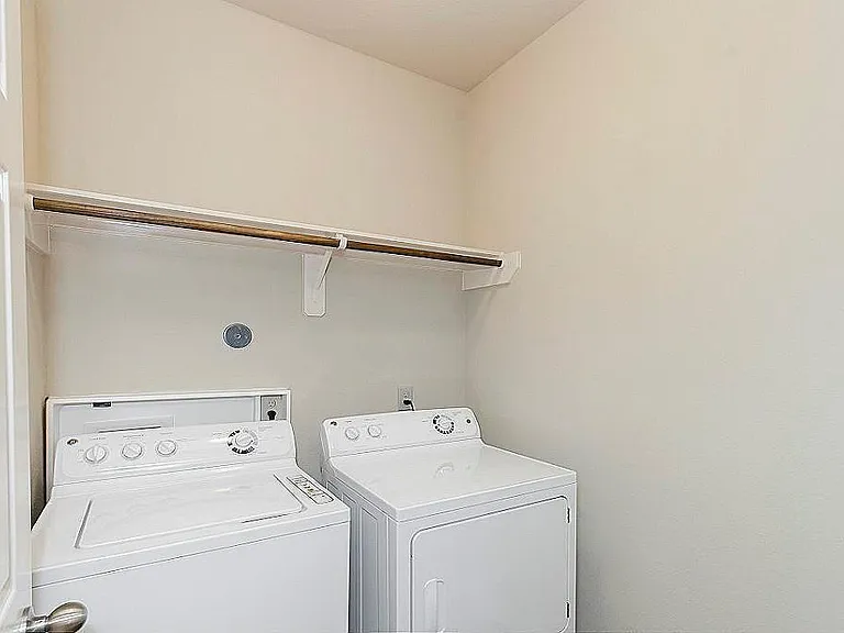 38 Woodland Hills Dr #B — Photo 14