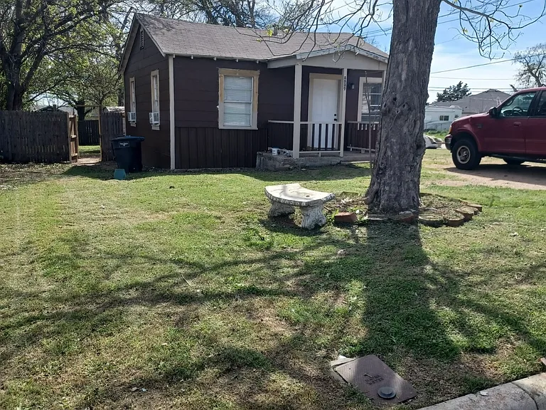 5537 Como Dr — Photo 1