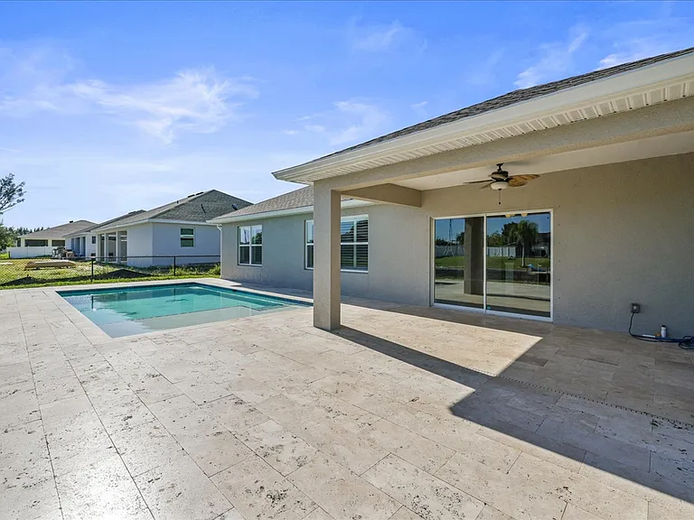 529 SW 26th Terrace Cpe — Photo 22