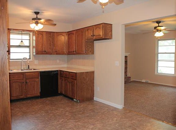 5th image of 706 Redwood Dr