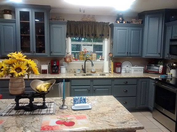 5th image of 13371 Arlington Ct