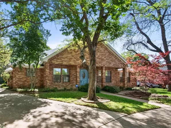 1812 Rollingwood Ct, Bedford, TX 76021