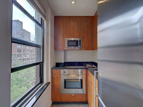 5th image of 319 E 50th St APT 12F