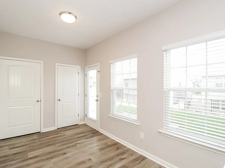69 Howard Ave NW — Photo 13