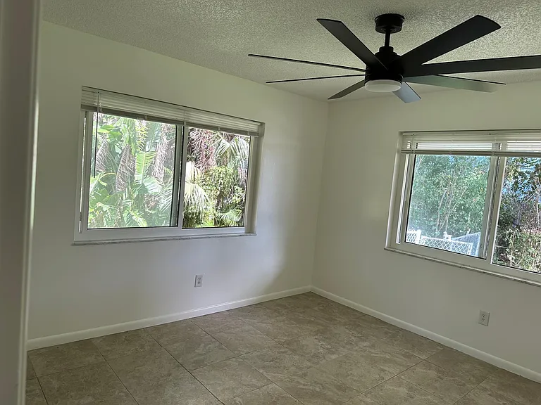 1 Indialucie Pkwy — Photo 20