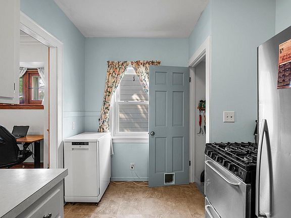 5th image of 3454 Logan Ave N