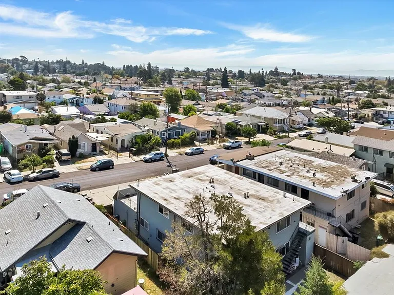 2901 Octavia St. — Photo 27