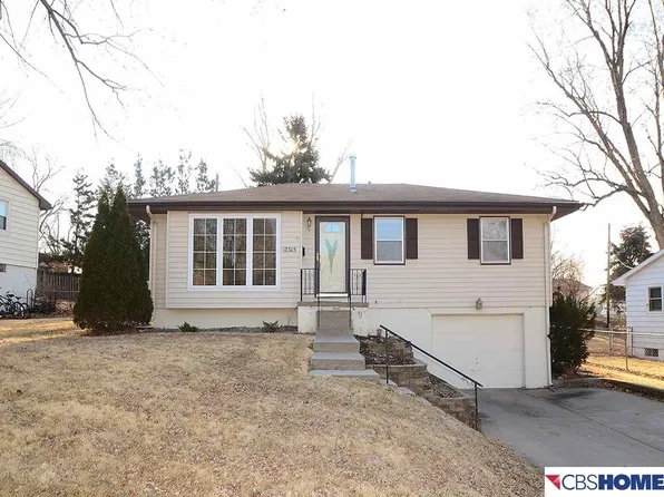 12305 Seldin Dr, Omaha, NE 68144