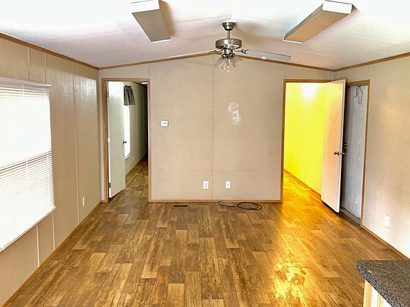 4th image of 809 Cleason Ave