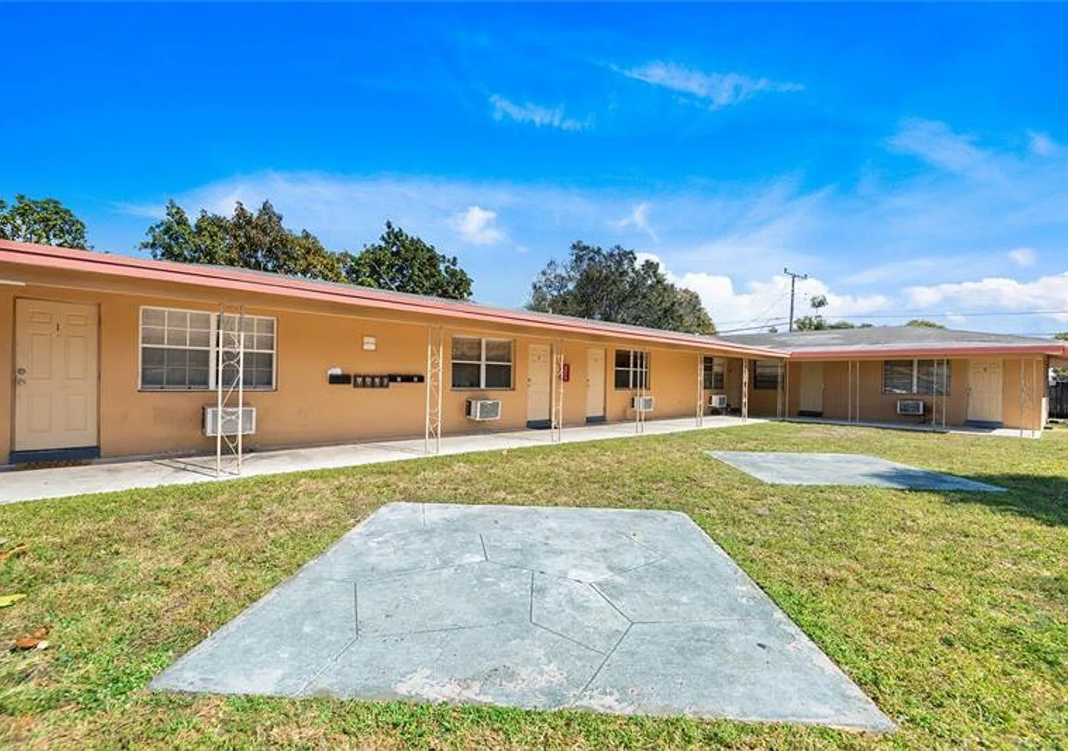 1 bed, 1.0 bath, 604 sqft, $1,395 — Photo 1